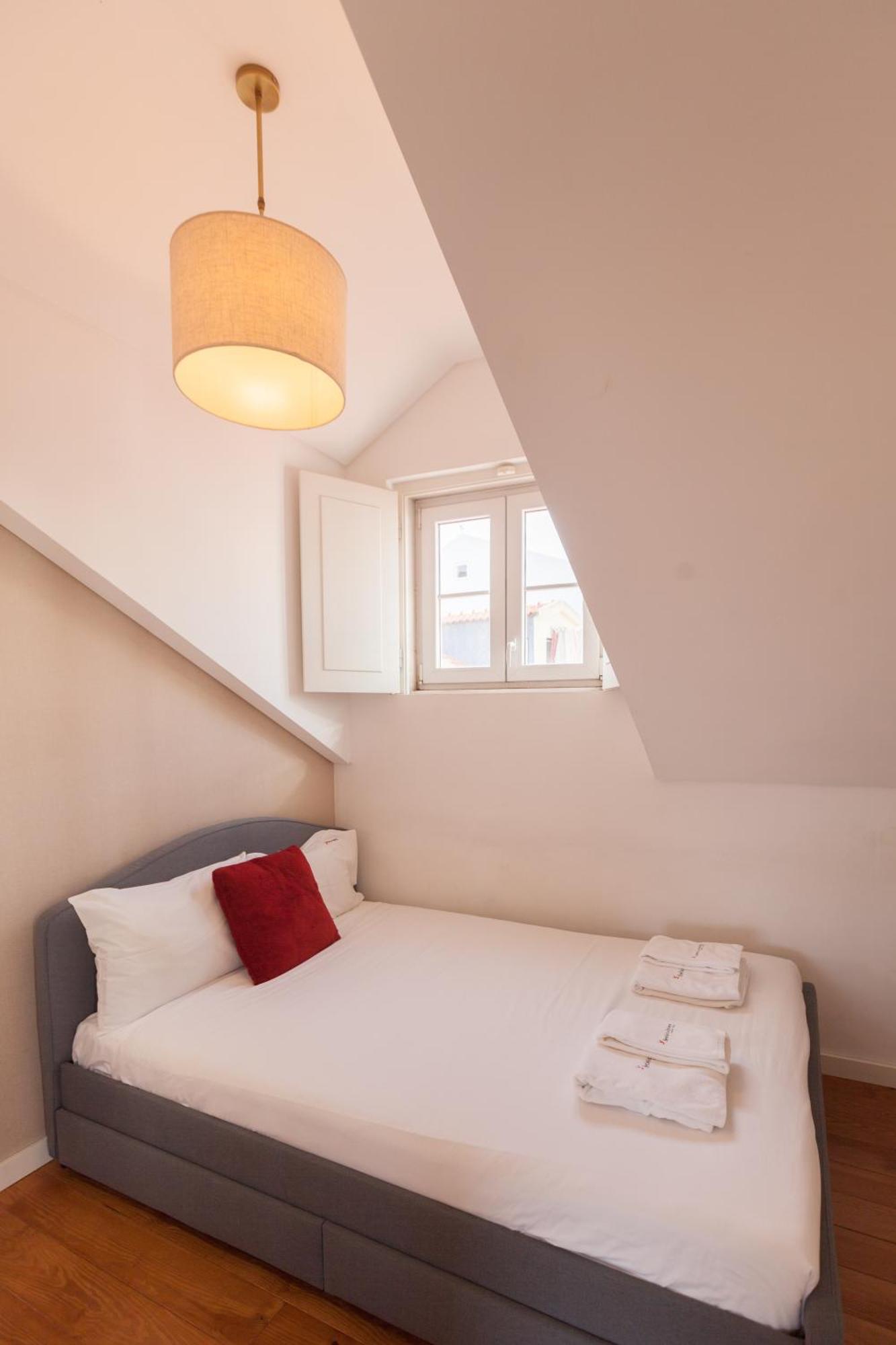 Appartamento Flh Portas Do Sol Duplex With Terrace Lisbona Esterno foto
