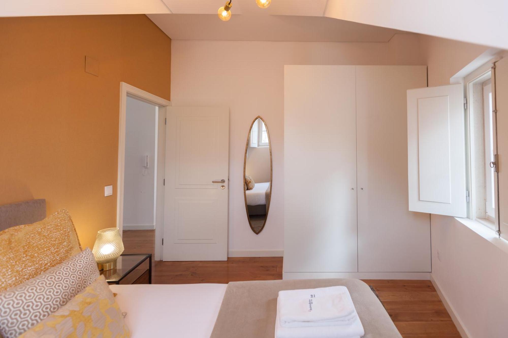 Appartamento Flh Portas Do Sol Duplex With Terrace Lisbona Esterno foto