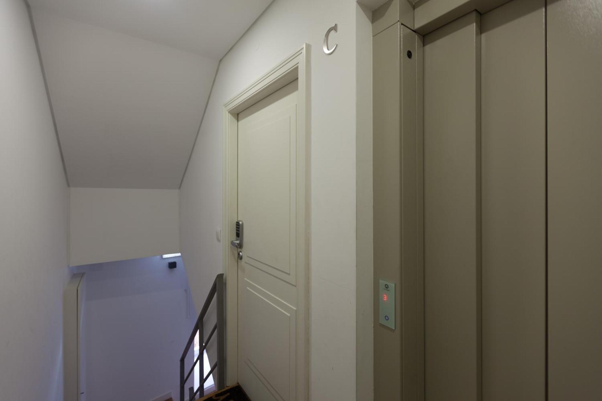 Appartamento Flh Portas Do Sol Duplex With Terrace Lisbona Esterno foto